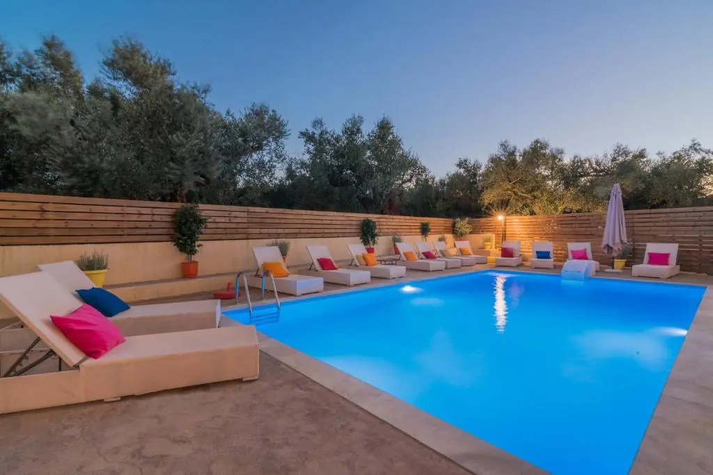 Astarte Villas - Asante 5 Bedroom Villa with Private Pool