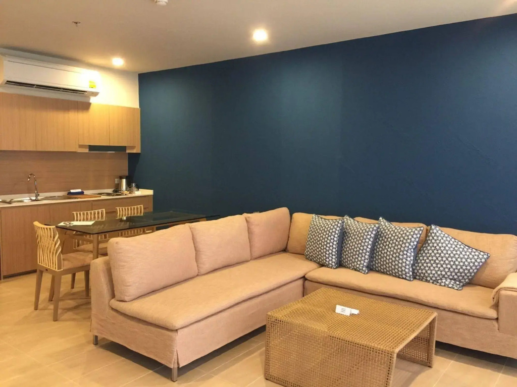 Baan Thew Talay Blue Sapphire