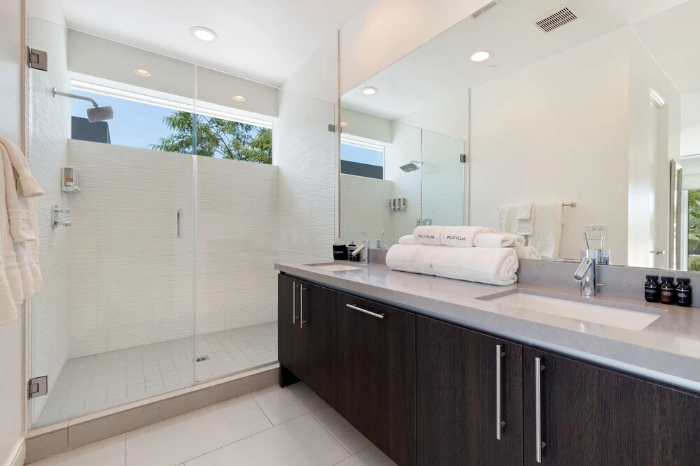 Polo Villa 1 by Avantstay Features Expansive Putting Green Pool Spa Outdoor Firepit 260-322 5 Bedrooms