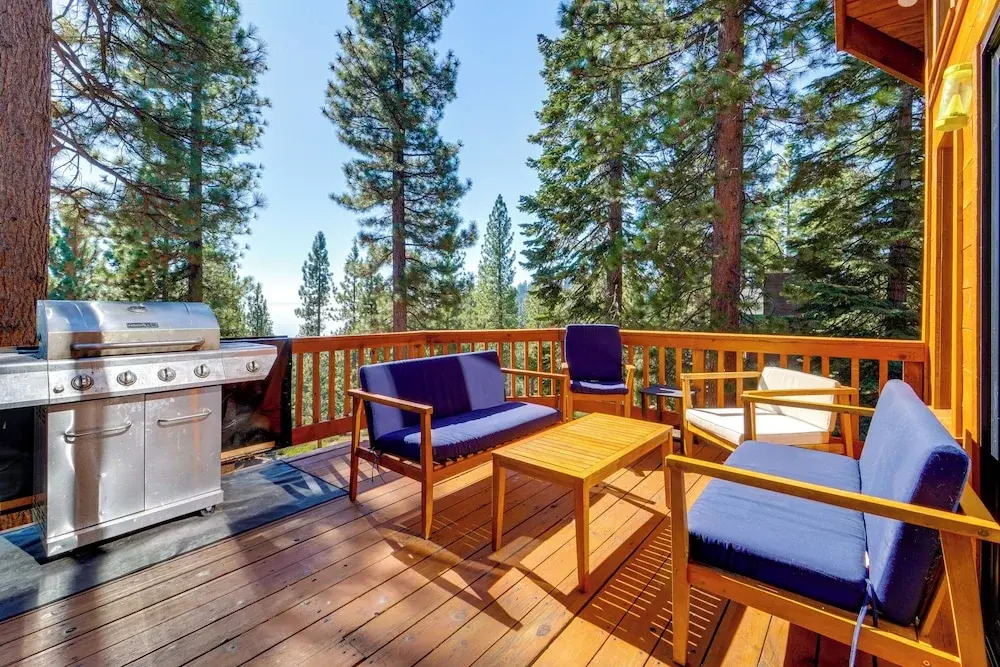 6 Mi to Ski Slopes! Family Tahoe Cabin w/ 3 Decks
