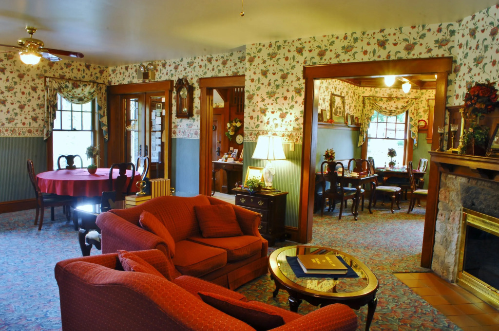 Arbor Hill Inn