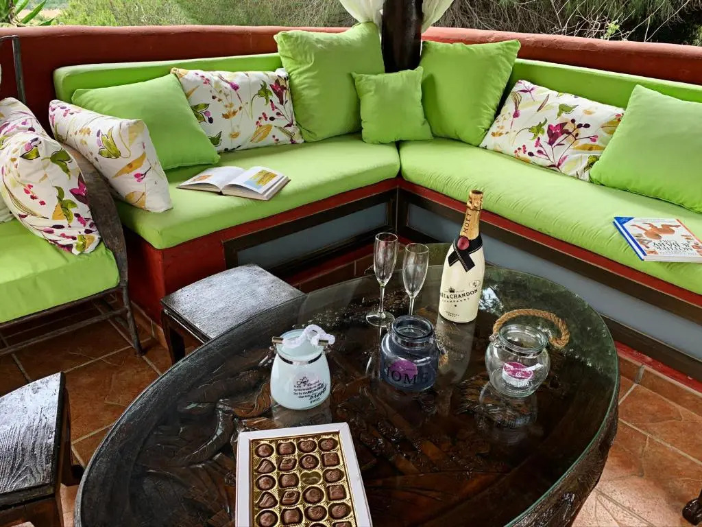 VILLA NABRISA MARBELLA, 5 BEDROOM, PRIVATE POOL, GARDEN, BBQ