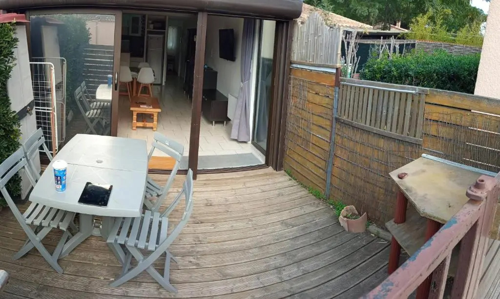 Aigues-Mortes - Agreable T.2 - (+ de 40m² )
