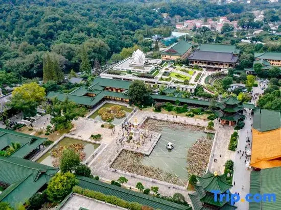 Floral Hotel·Shanshui Talk Hotel (Lushan Donglin Temple Store)