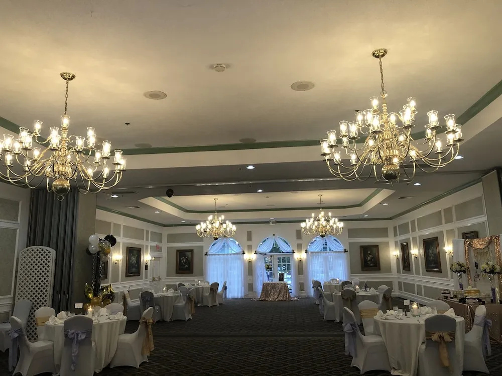 Phoenix Inn Resort