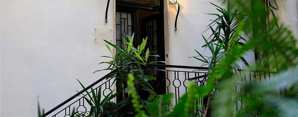 74 Crescenzio House