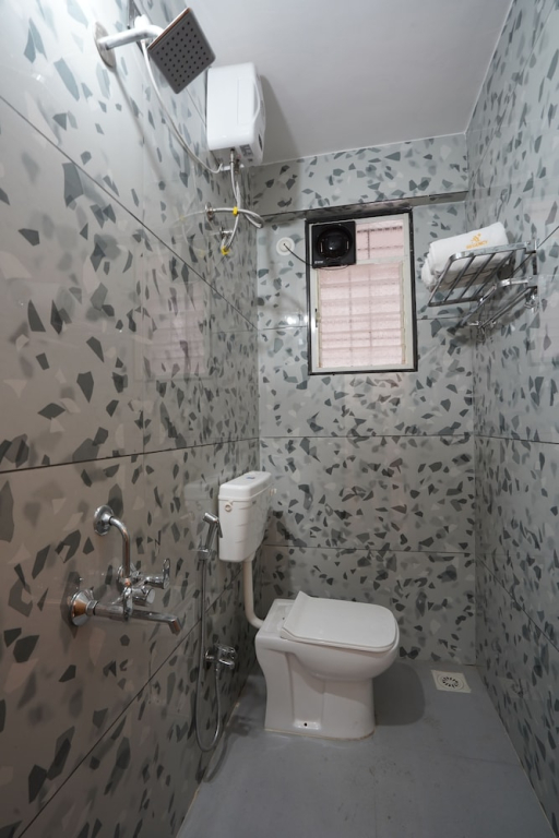 Ay Plus Regency Hotel