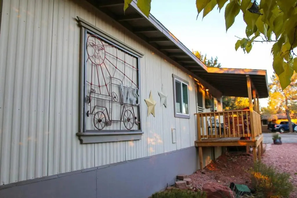 Serene 2 Bedroom! Walk to Trails! Red Rock Mountain Views!