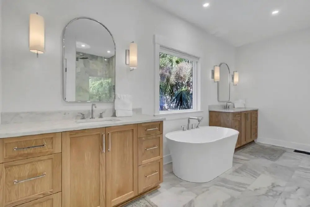 15 on 57th by Wild Dunes, Luxury Home Close to Resort Core With Amenity Access, Isle of Palms