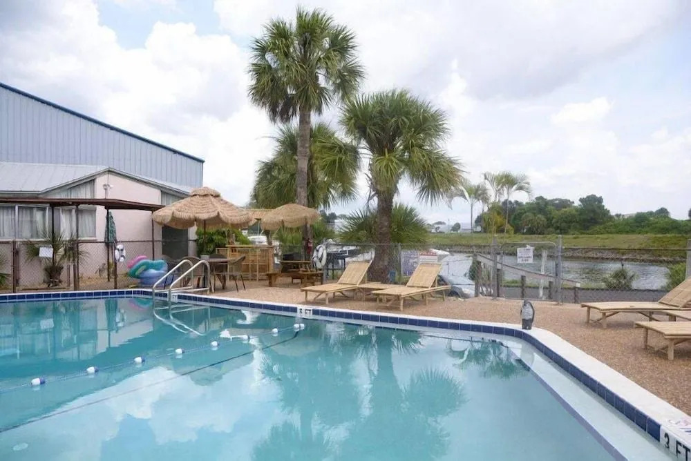 Kon Tiki Inn