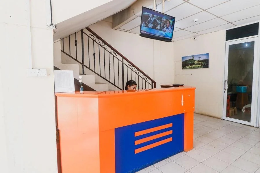 RedDoorz Plus near Gold Coast Ferry Terminal Batam