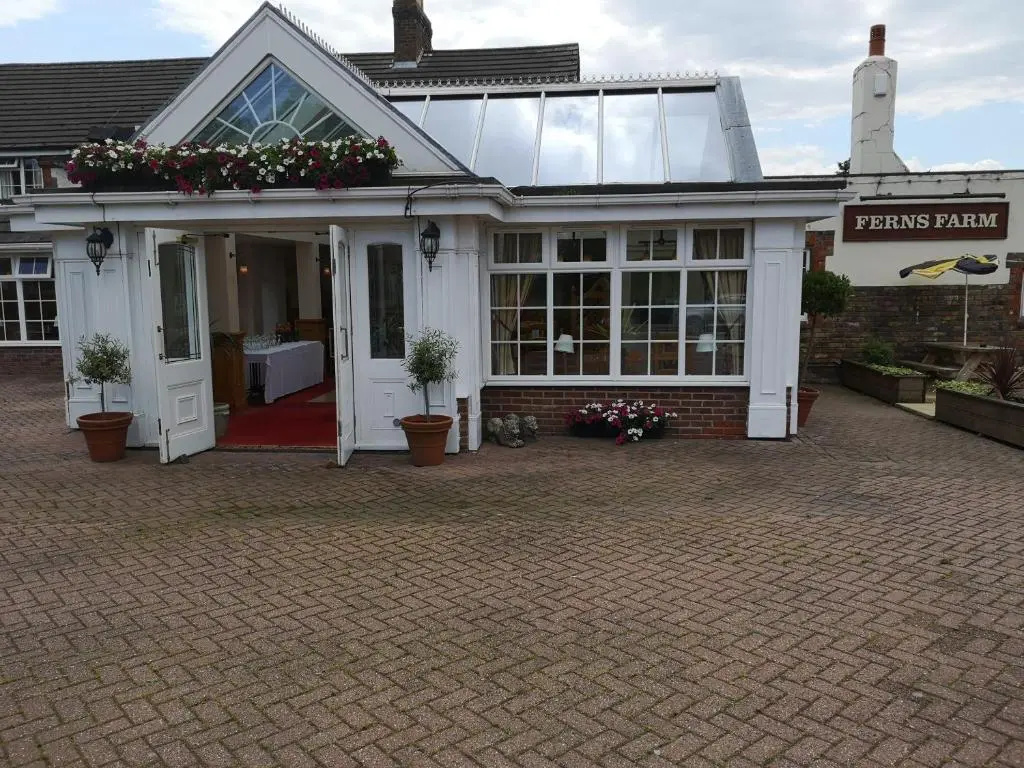 Ferns Farm Hotel & Palms Leisure Club