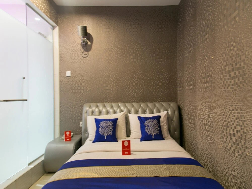 OYO Rooms Fahrenheit Mall