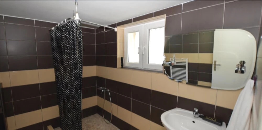 AB Apartment 12