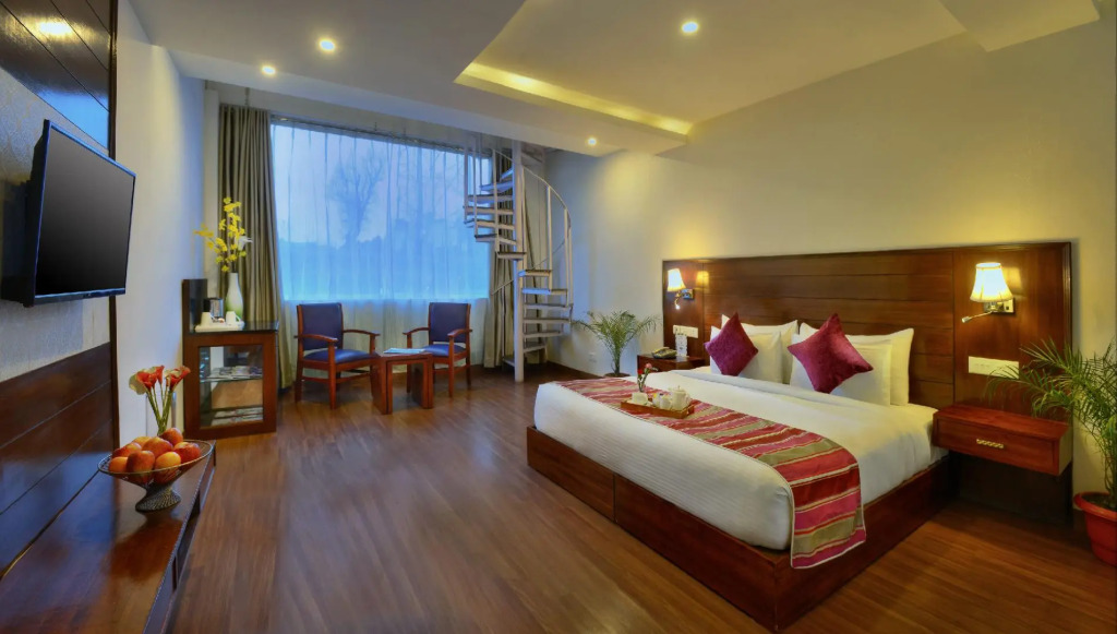 TreeHouse Chail Villas