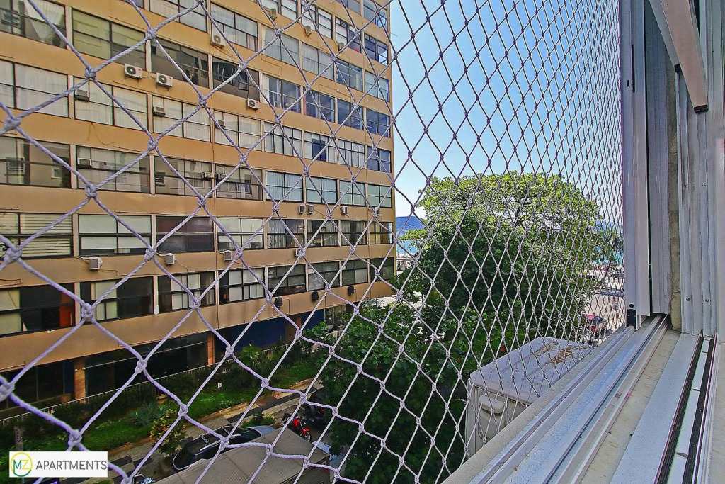 Enorme Sala e 3 quartos suite com vista frontal para o mar no posto 6 em Copacabana para ate 10 pessoas