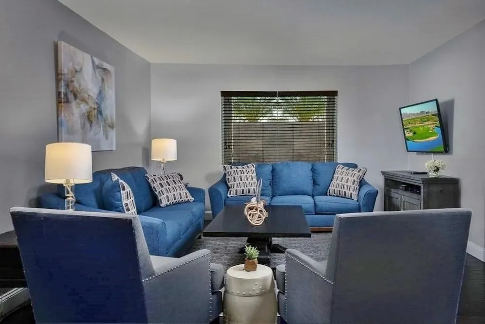 Delcoa Retreat 6br Scottsdale Pool House
