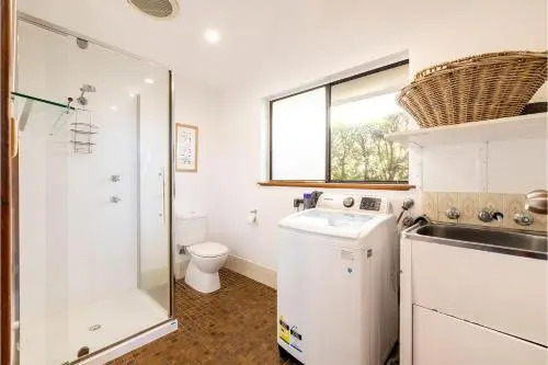 41 Leonard Avenue boat parking aircon