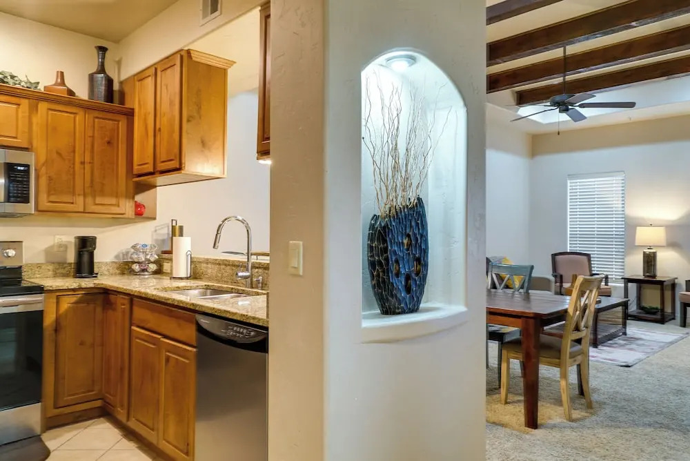 Inviting Las Cruces Condo < 1 Mi to Mesilla Plaza!