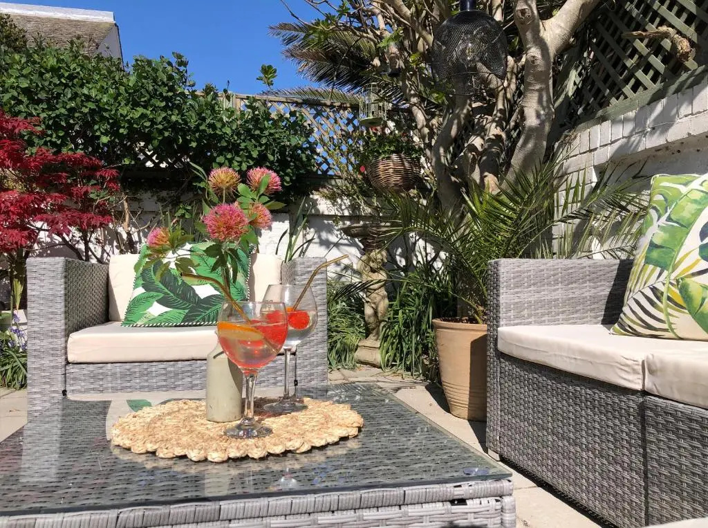 KIRA Beach House, Large luxury 2 bedroom apartment
