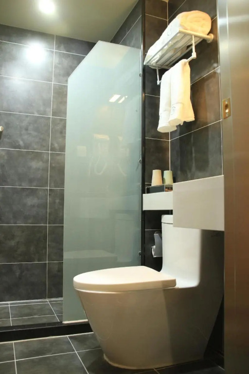 First Sight Hotel,Next to Yingtianmen Imperial City,Free Airport and High-Speed Rail Station Pickup