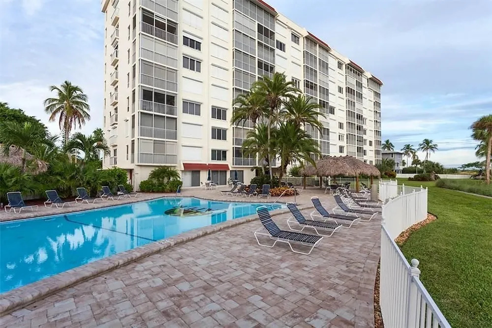 Sun Caper 808 - Two Bedroom Condo