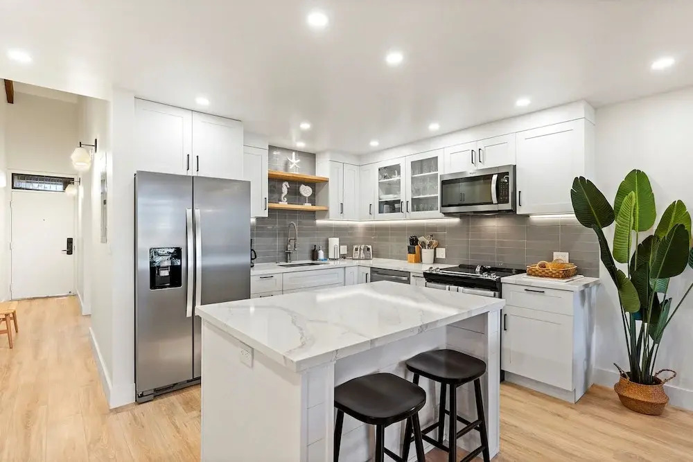 Summer Sale! Deluxe Modern Renovation, Split-ac, Kamaole Sands 4-411, Book Now!