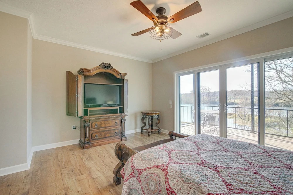 Riverfront Cotter Home: Close to Trout Fishing!