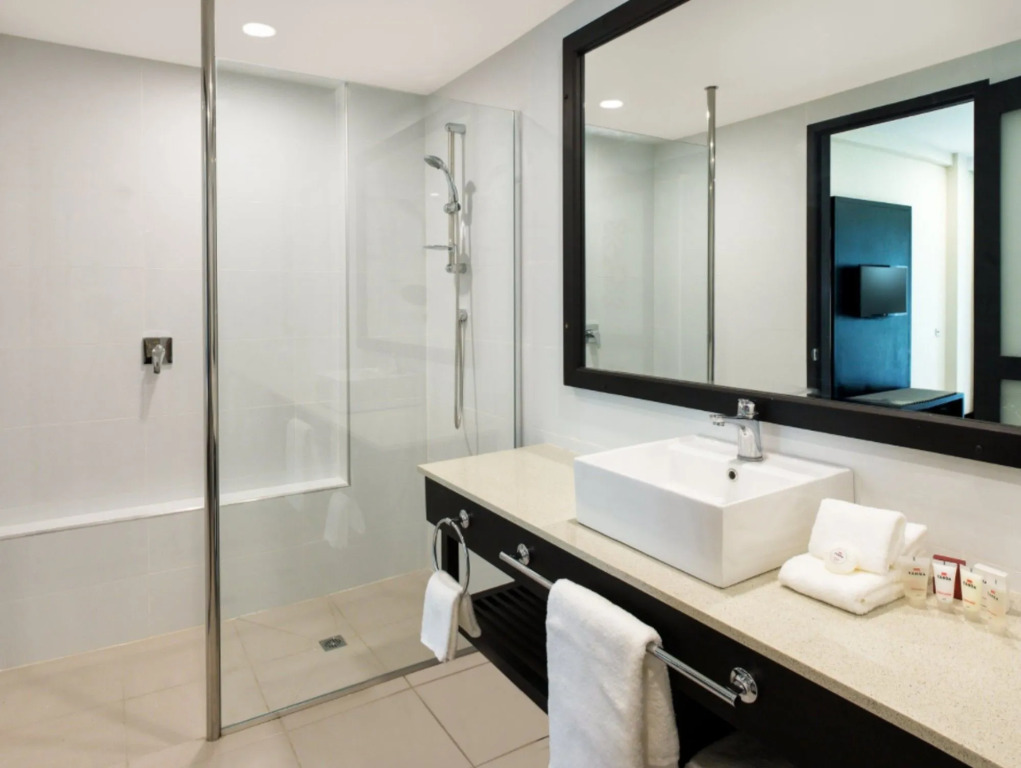 Tanoa International Dateline Hotel