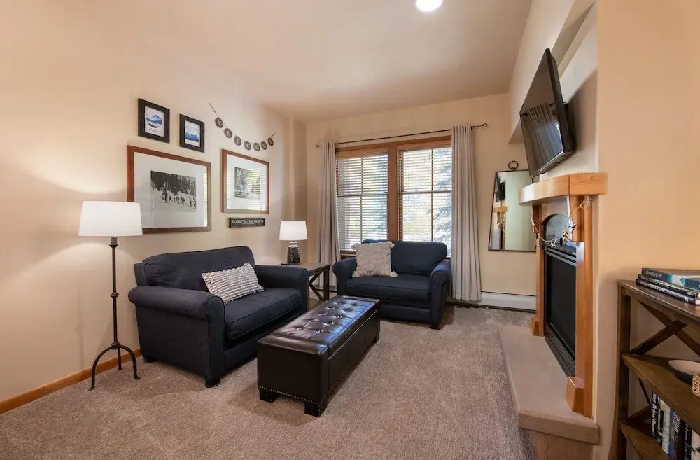 First Floor Riverside Condo Close to Slopes - Zephyr Mountain Lodge Premium-Rated 2108