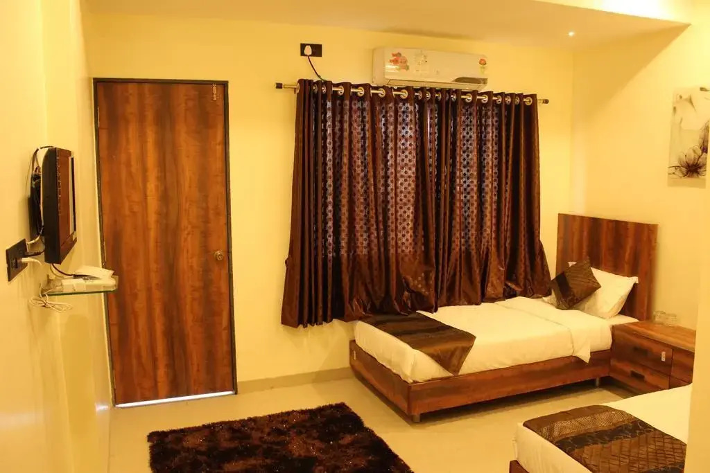 Asia Lodge Near Railway Station