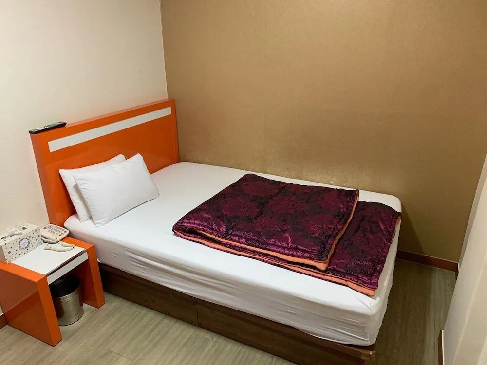 Alma Hotel