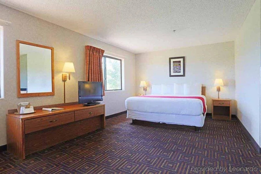 Red Sands Hotel