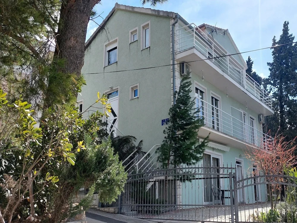 Apartments Šušnjara