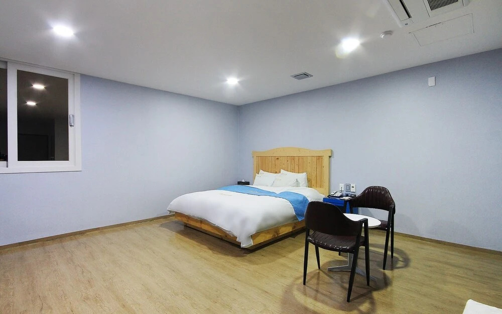 Yeosu San Self Check-in Hotel