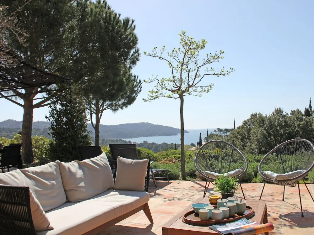 Southern French Villa With Private Pool and Stunning Views of the Mediterranean Sea