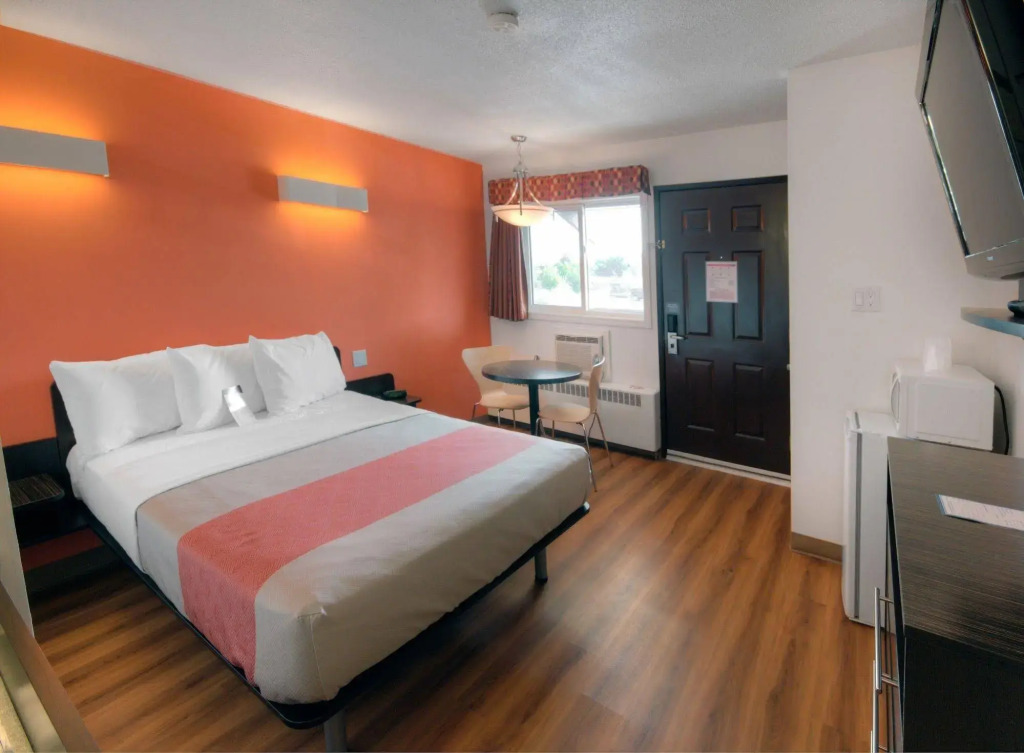 Motel 6-Lethbridge, AB