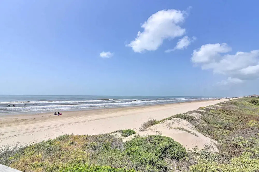 Deck & Grill: Walkable Crystal Beach House!