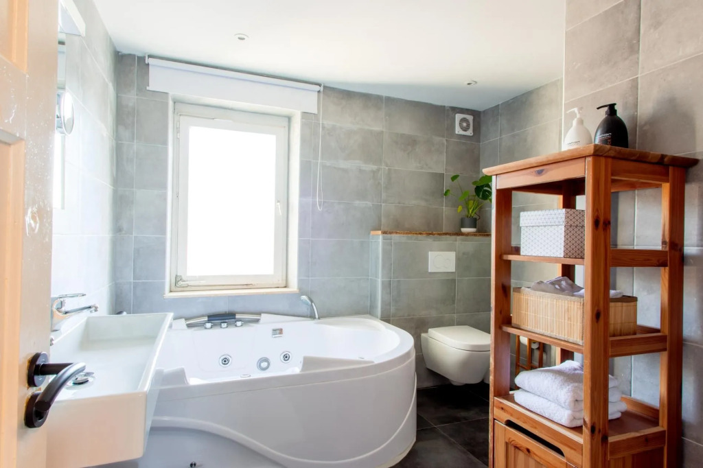 Charming Villa Near Maastricht and Hillside