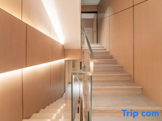 World Hotel (Jinan Erhuan East Road Hualong Road Branch)
