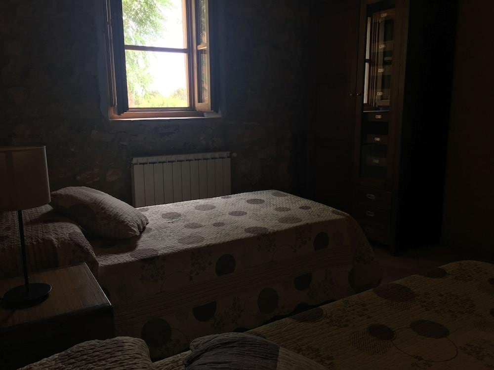 Masia Can Oller by Checkin