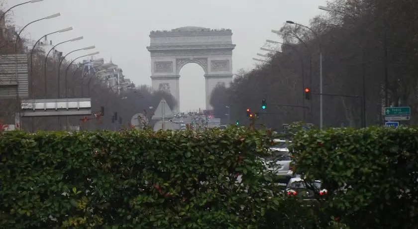 Neuilly Champs Elysées