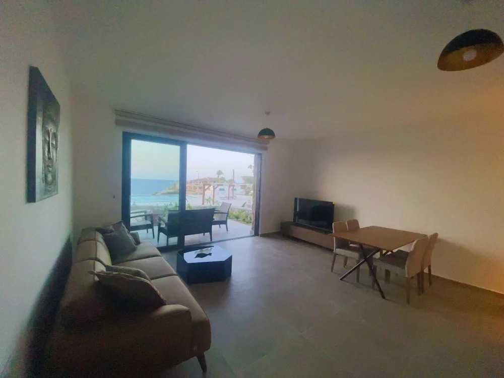 "azure Pearl" - Wake Up by the Sea · Oceanfront Garden Retreat With Pool