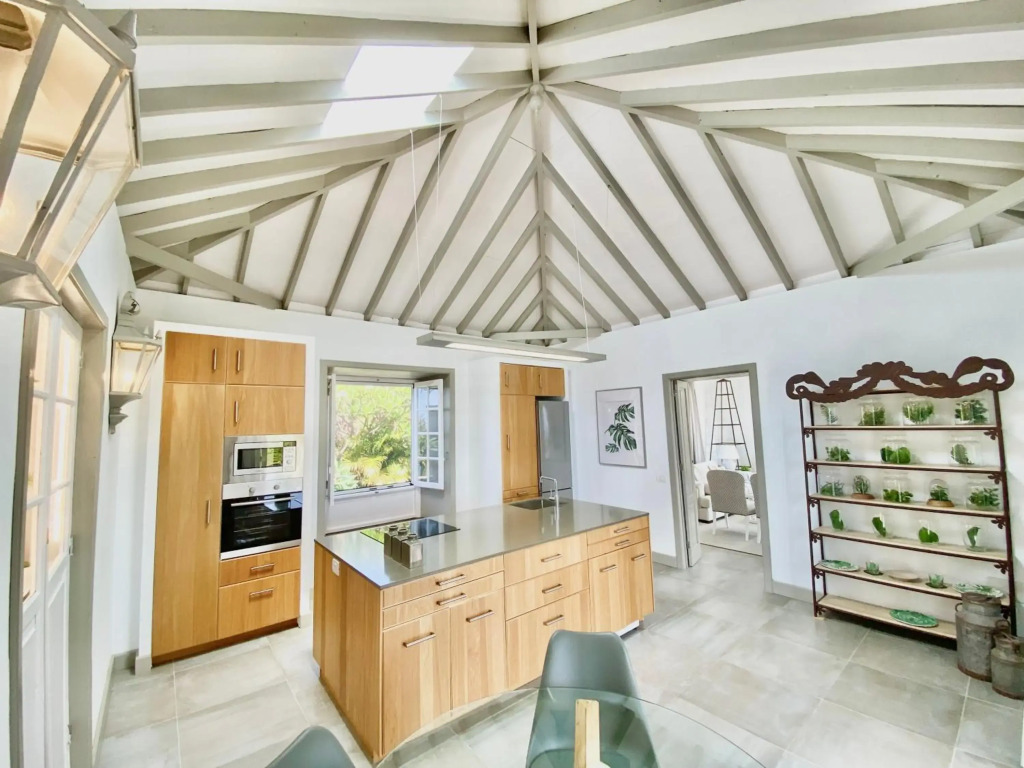 Exclusiva Casa Canaria con Magníficas Vistas al Mar