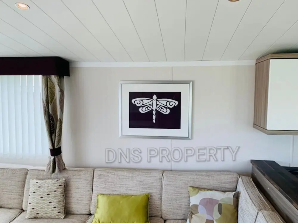 Luxury Caravan Only 10 Mins From the Beach