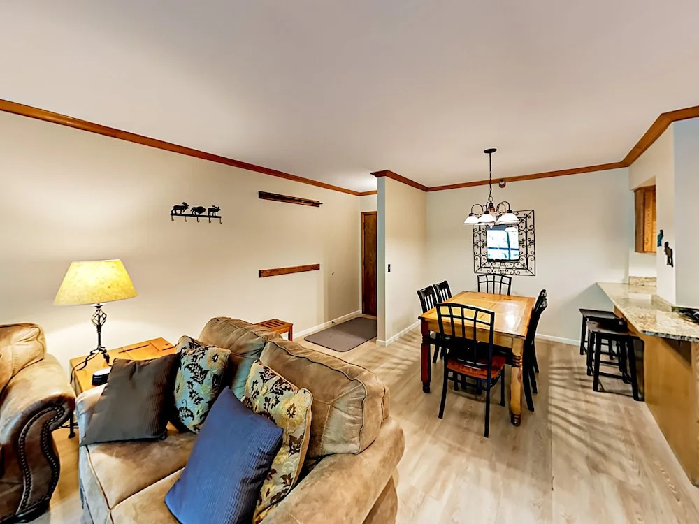 950 Park Avenue Condo #234 2 Bedrooms 2 Bathrooms Condo