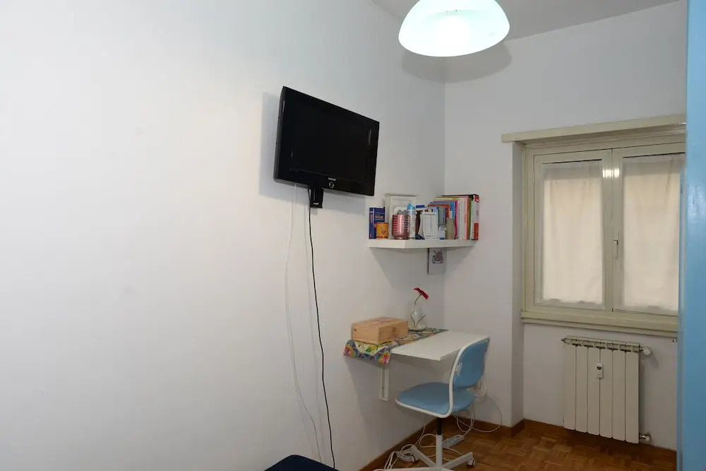 Single room in cozy and comfortable apartment