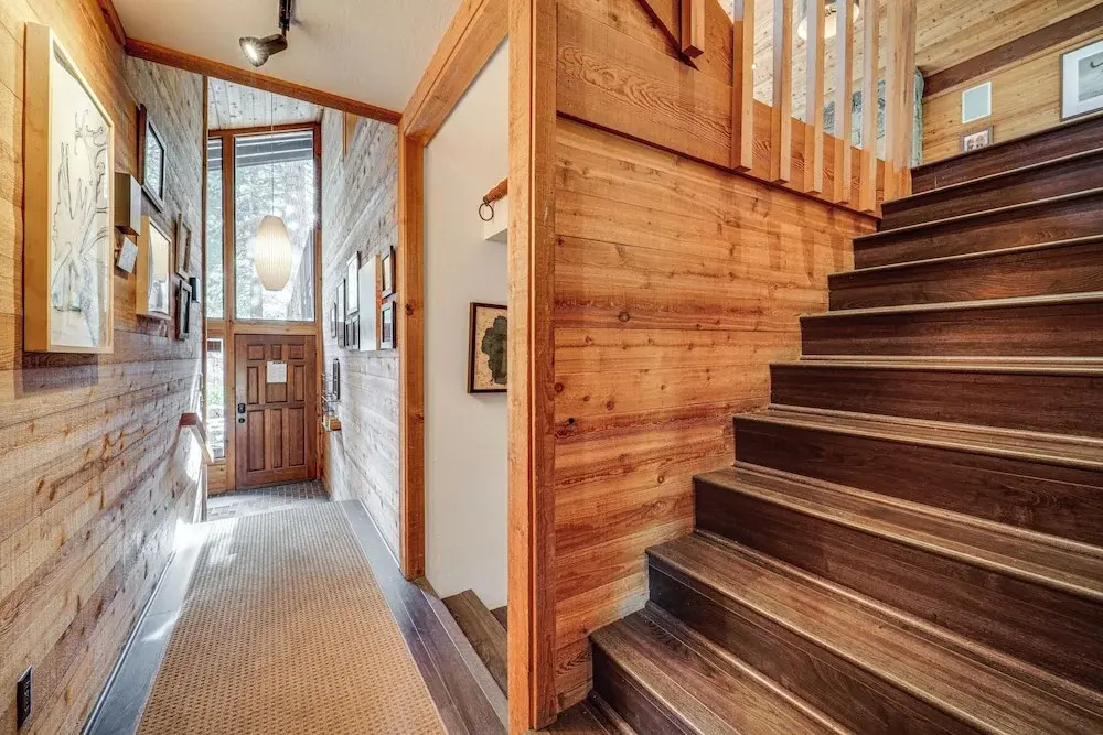 Free Ski Shuttle! Spacious Northstar Resort Cabin