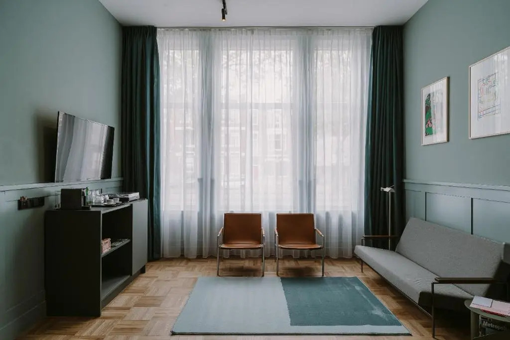 Supernova Hotel