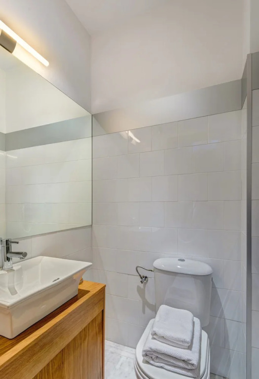 ELEVEN Apartments Real de la Carretería, by Homing U